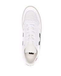 Baskets basses en cuir blanches et noires Veja