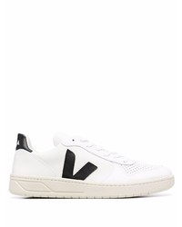 Baskets basses en cuir blanches et noires Veja