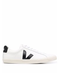 Baskets basses en cuir blanches et noires Veja