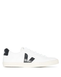 Baskets basses en cuir blanches et noires Veja