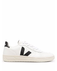 Baskets basses en cuir blanches et noires Veja