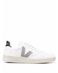 Baskets basses en cuir blanches et noires Veja