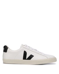 Baskets basses en cuir blanches et noires Veja