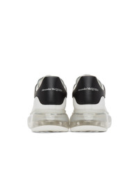 Baskets basses en cuir blanches et noires Alexander McQueen