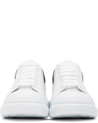 Baskets basses en cuir blanches et noires Alexander McQueen