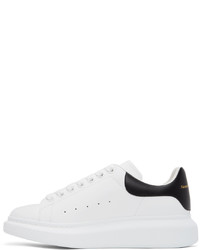 Baskets basses en cuir blanches et noires Alexander McQueen