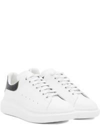 Baskets basses en cuir blanches et noires Alexander McQueen