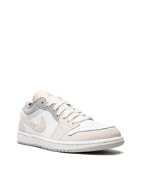 Baskets basses en cuir blanches Jordan