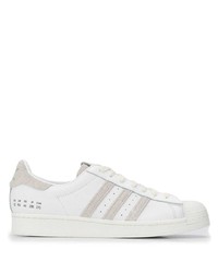 Baskets basses en cuir blanches adidas