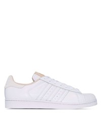 Baskets basses en cuir blanches adidas