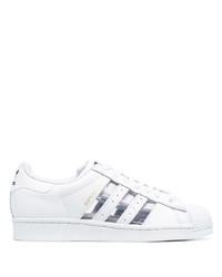 Baskets basses en cuir blanches adidas