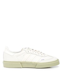 Baskets basses en cuir blanches adidas