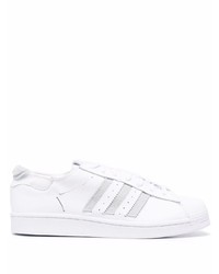 Baskets basses en cuir blanches adidas