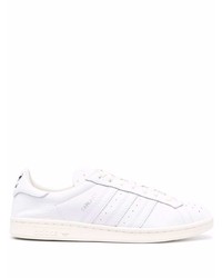 Baskets basses en cuir blanches adidas