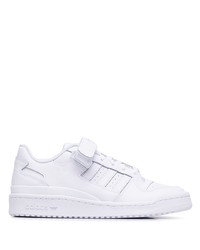 Baskets basses en cuir blanches adidas