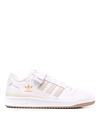 Baskets basses en cuir blanches adidas