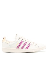 Baskets basses en cuir blanches adidas