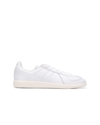 Baskets basses en cuir blanches adidas