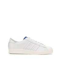 Baskets basses en cuir blanches adidas