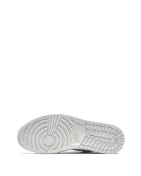 Baskets basses en cuir blanches Jordan