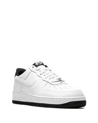 Baskets basses en cuir blanches Nike