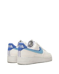 Baskets basses en cuir blanches Nike