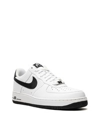 Baskets basses en cuir blanches Nike