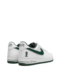 Baskets basses en cuir blanches Nike