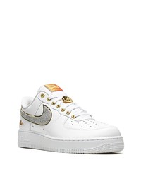 Baskets basses en cuir blanches Nike