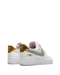 Baskets basses en cuir blanches Nike