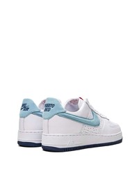 Baskets basses en cuir blanches Nike