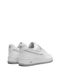 Baskets basses en cuir blanches Nike