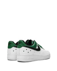 Baskets basses en cuir blanches Nike