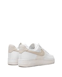 Baskets basses en cuir blanches Nike