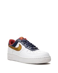 Baskets basses en cuir blanches Nike