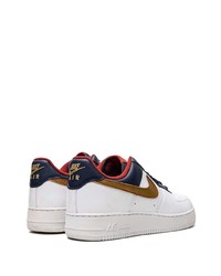 Baskets basses en cuir blanches Nike