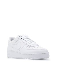 Baskets basses en cuir blanches Nike