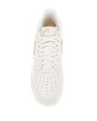 Baskets basses en cuir blanches Nike