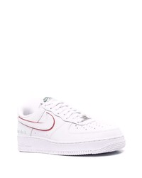 Baskets basses en cuir blanches Nike