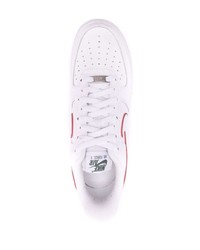 Baskets basses en cuir blanches Nike