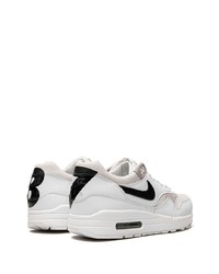 Baskets basses en cuir blanches Nike