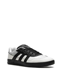 Baskets basses en cuir blanches adidas