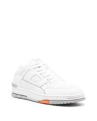 Baskets basses en cuir blanches Axel Arigato