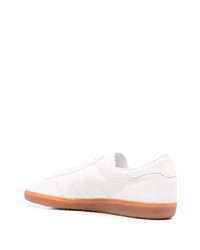 Baskets basses en cuir blanches adidas