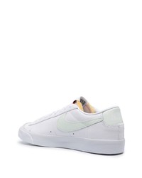 Baskets basses en cuir blanches Nike