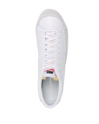 Baskets basses en cuir blanches Nike