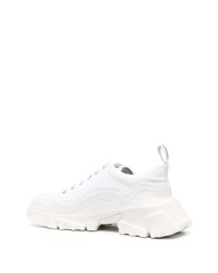 Baskets basses en cuir blanches McQ