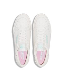 Baskets basses en cuir blanches adidas