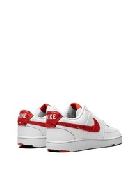 Baskets basses en cuir blanches Nike