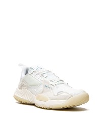 Baskets basses en cuir blanches Jordan